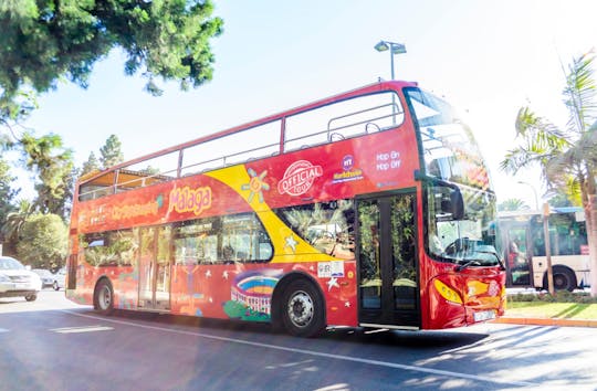 City Sightseeing Hop-on-Hop-off-Bustour durch Malaga mit dem Interaktiven Musikmuseum (MIMMA)