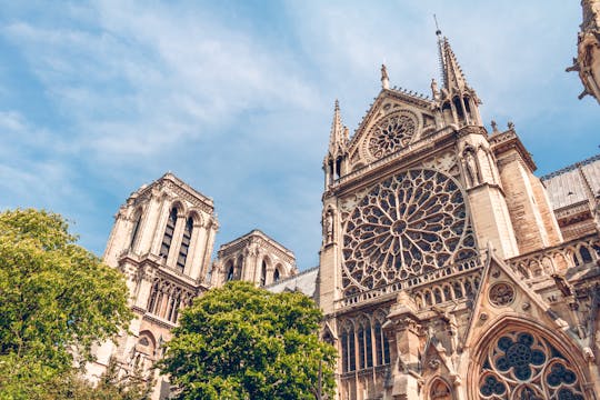 Private theme tour of Medieval Paris