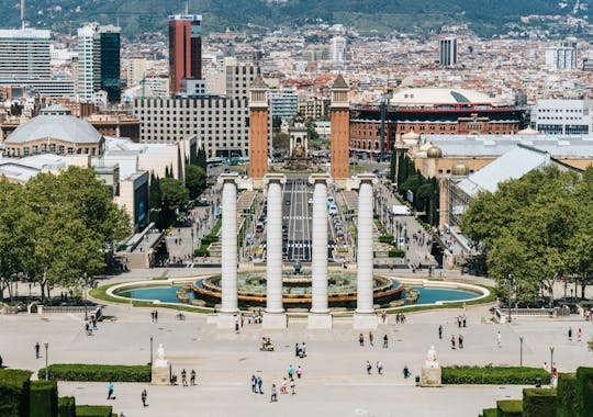 Magiczna gra i zwiedzanie Montjuic