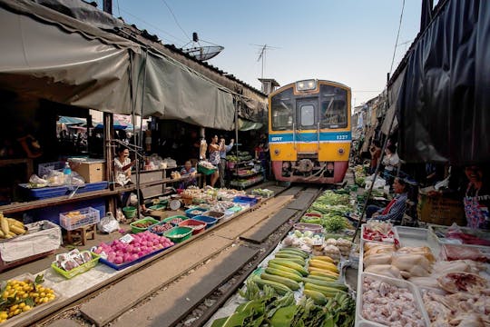 Damnoen Saduak Floating & Maeklong Railway Markets Tour