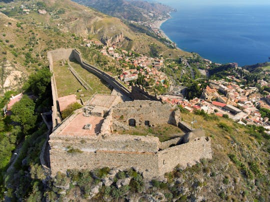 Billet coupe-file pour le château de Taormine avec audioguide