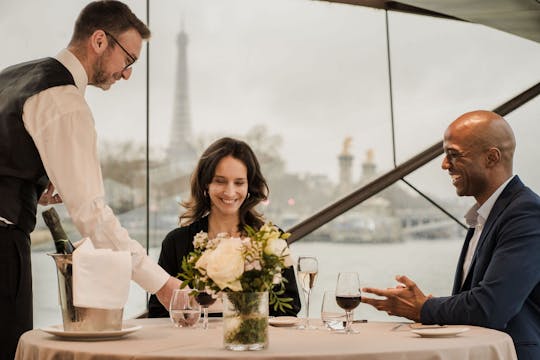 Seine-Kreuzfahrt mit Abendessen und Live-Musik