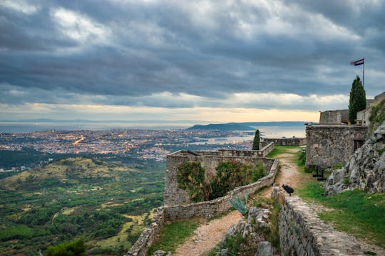 Visite touristique de la ville de Klis au coucher du soleil