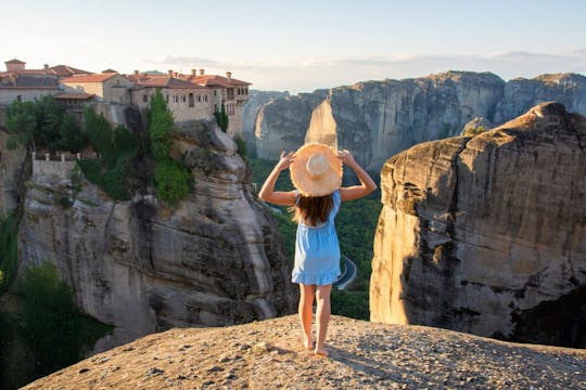 Dagtour naar Meteora-kloosters en kluizenaarsgrotten vanuit Athene